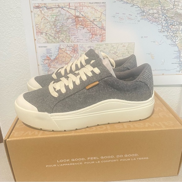 DrScholl’s tennis Shoes - Picture 3 of 7